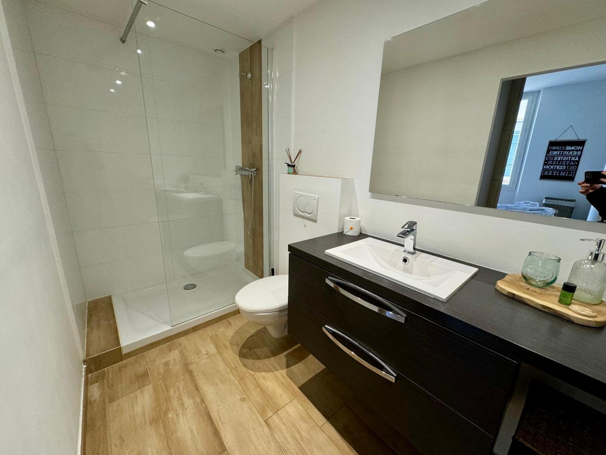 Appartements Climatises - Vieil أنتيب المظهر الخارجي الصورة